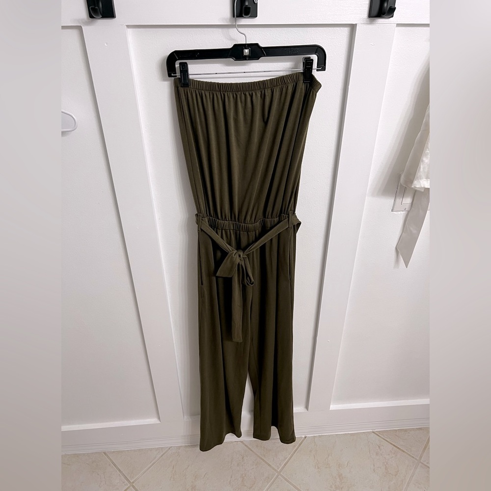 Sleeveless jumpsuit